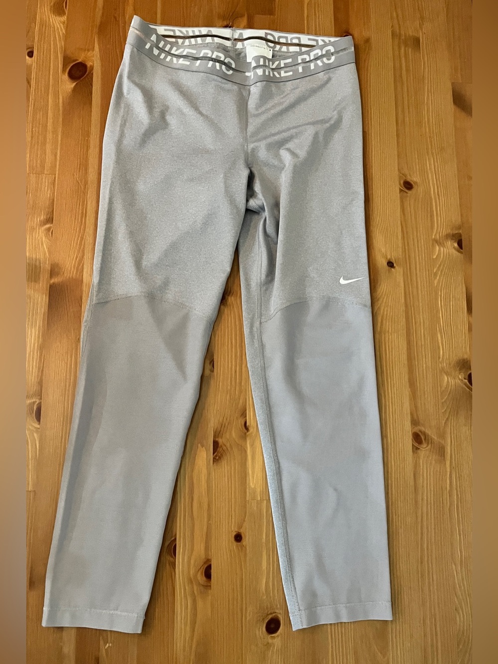 Women's medium gray Nike pro leggings